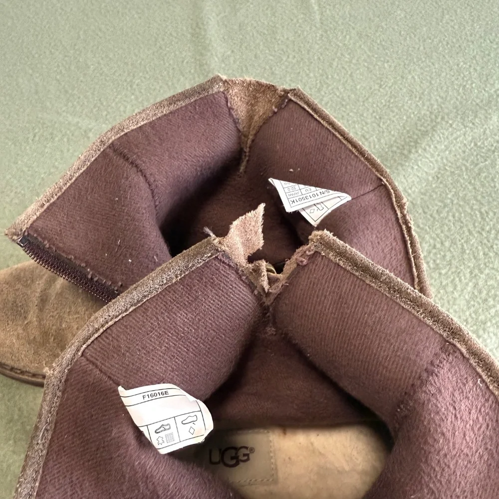 UGG K Harwell Bomber Boots Kids Brown Teak Leather Wool‎ Lining Size 3